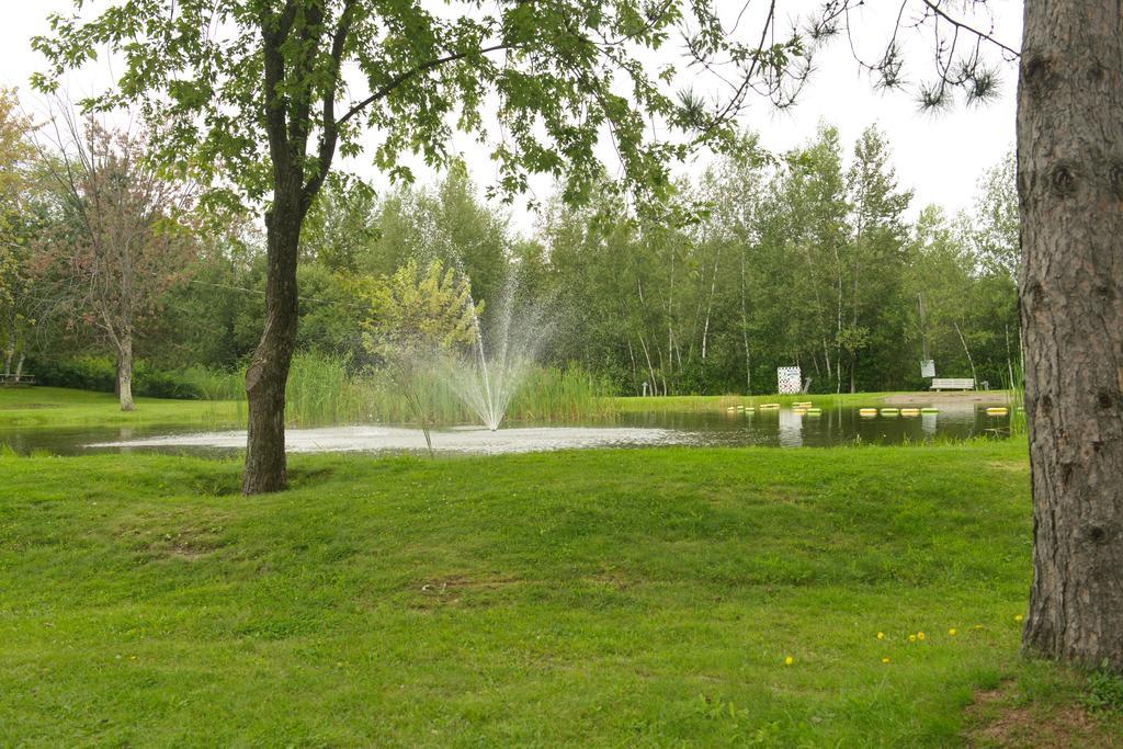 Auberge Papillon Lune Ричмънд Екстериор снимка