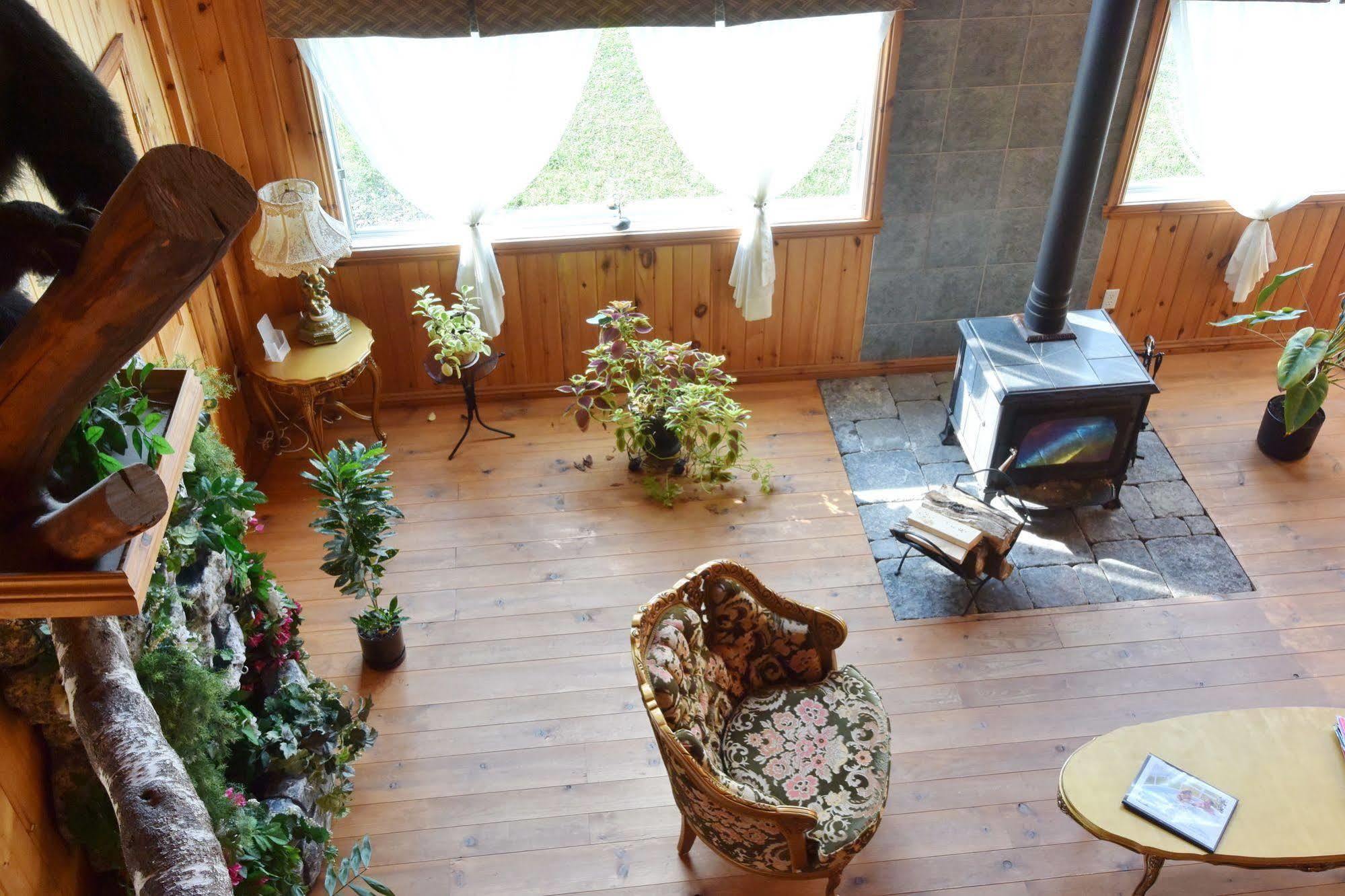 Auberge Papillon Lune Ричмънд Екстериор снимка